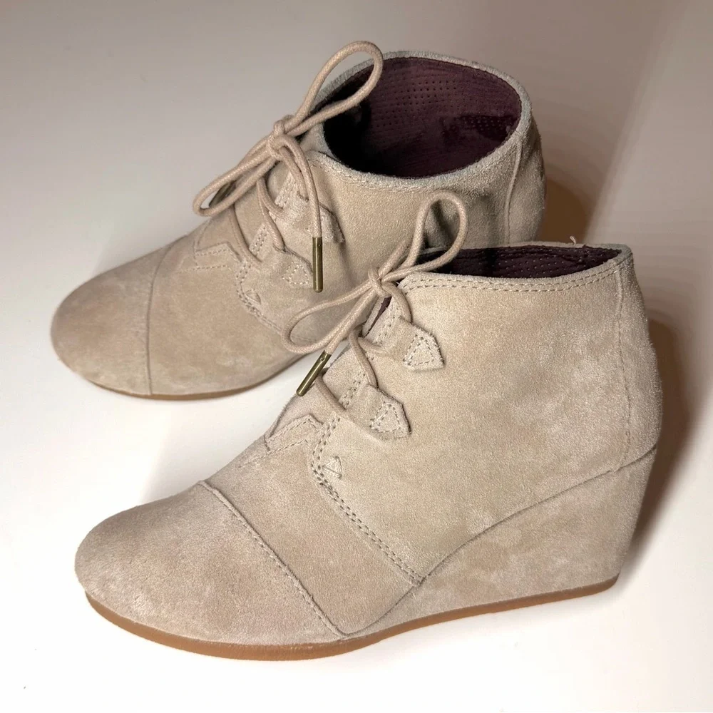 Toms Women’s Desert Wedge Heel Suede Leather Lace-up Ankle Bootie Size- 8.5